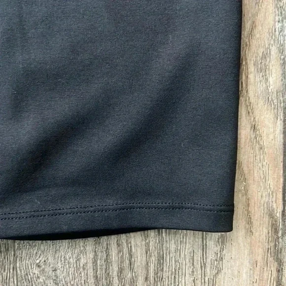 Under Armour Shirt Black Three Quarter Sleeve Moisture Wicking Shirt Size Medium - Picture 3 of 7